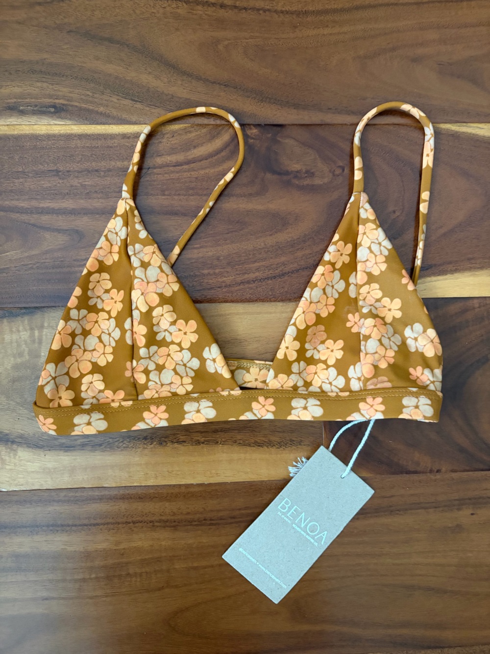 Benoa Swim Mimi bikini top in Lei size Small NWT